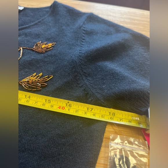 Franco Valeri Womans Short Sleeved Black Sweater w/ Gold Colored Embellishments! - Picture 5 of 9